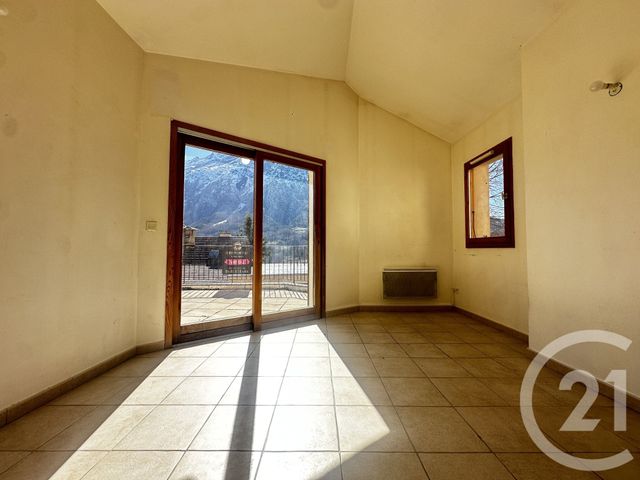 Appartement T3 à vendre - 3 pièces - 98.2 m2 - ST FIRMIN EN VALGODEMARD - 05 - PROVENCE-ALPES-COTE-D-AZUR - Century 21 Interalpes