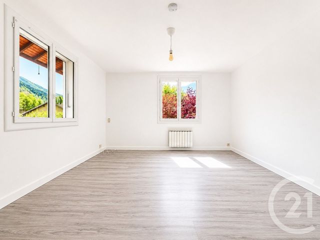 Appartement T4 à vendre - 4 pièces - 86.06 m2 - ST JEAN ST NICOLAS - 05 - PROVENCE-ALPES-COTE-D-AZUR - Century 21 Interalpes