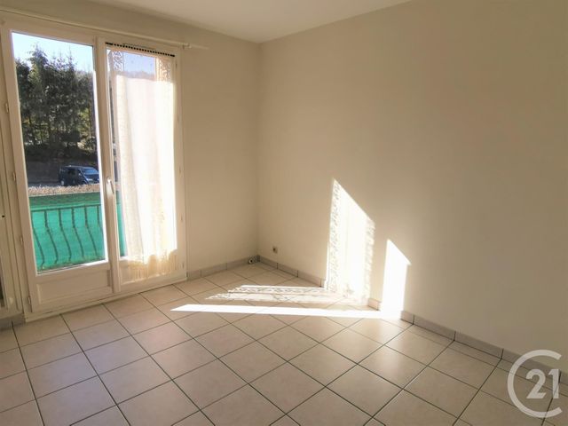 Appartement T4 à louer - 4 pièces - 64.68 m2 - ST LAURENT DU CROS - 05 - PROVENCE-ALPES-COTE-D-AZUR - Century 21 Interalpes