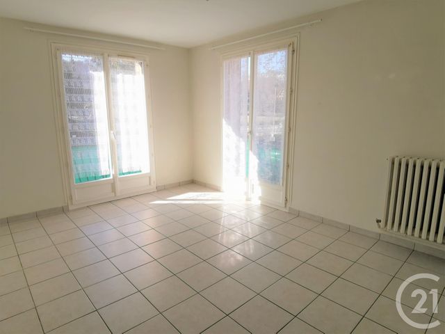 Appartement T4 à louer - 4 pièces - 64.68 m2 - ST LAURENT DU CROS - 05 - PROVENCE-ALPES-COTE-D-AZUR - Century 21 Interalpes