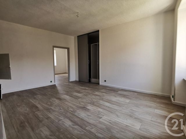 Appartement T4 à louer - 4 pièces - 88.84 m2 - ST LAURENT DU CROS - 05 - PROVENCE-ALPES-COTE-D-AZUR - Century 21 Interalpes