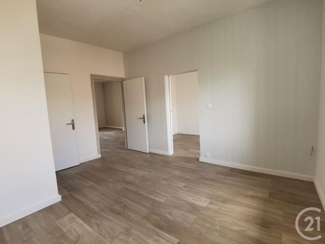 Appartement T4 à louer - 4 pièces - 88.84 m2 - ST LAURENT DU CROS - 05 - PROVENCE-ALPES-COTE-D-AZUR - Century 21 Interalpes