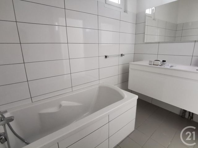 Appartement T4 à louer - 4 pièces - 88.84 m2 - ST LAURENT DU CROS - 05 - PROVENCE-ALPES-COTE-D-AZUR - Century 21 Interalpes