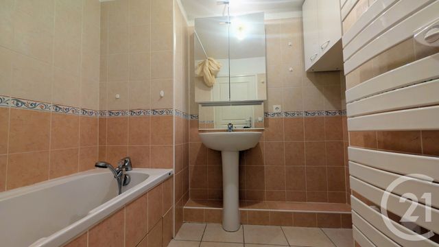 Appartement T4 à louer - 4 pièces - 78.45 m2 - ST BONNET EN CHAMPSAUR - 05 - PROVENCE-ALPES-COTE-D-AZUR - Century 21 Interalpes