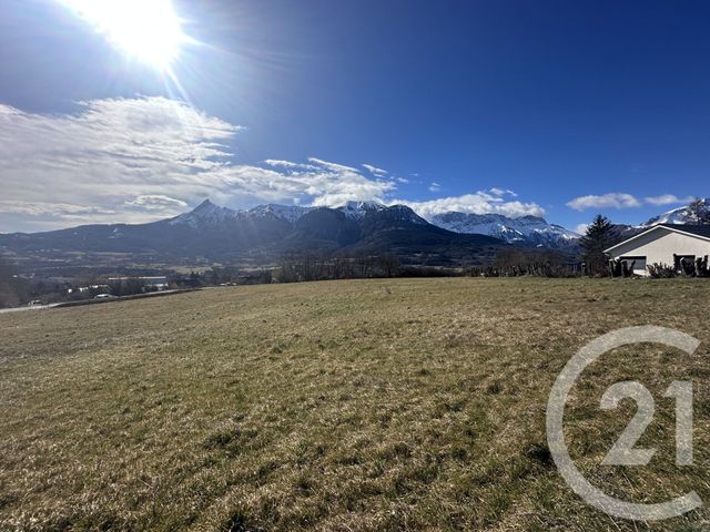 Afficher la photo en grand terrain à vendre - 487.0 m2 - ST BONNET EN CHAMPSAUR - 05 - PROVENCE-ALPES-COTE-D-AZUR - Century 21 Interalpes